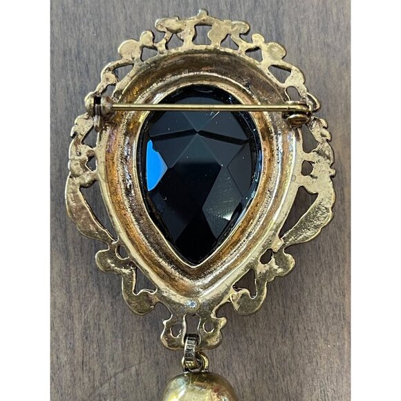 Victorian Style Gold Tone Brooch $5 bundle only - Picture 3 of 5